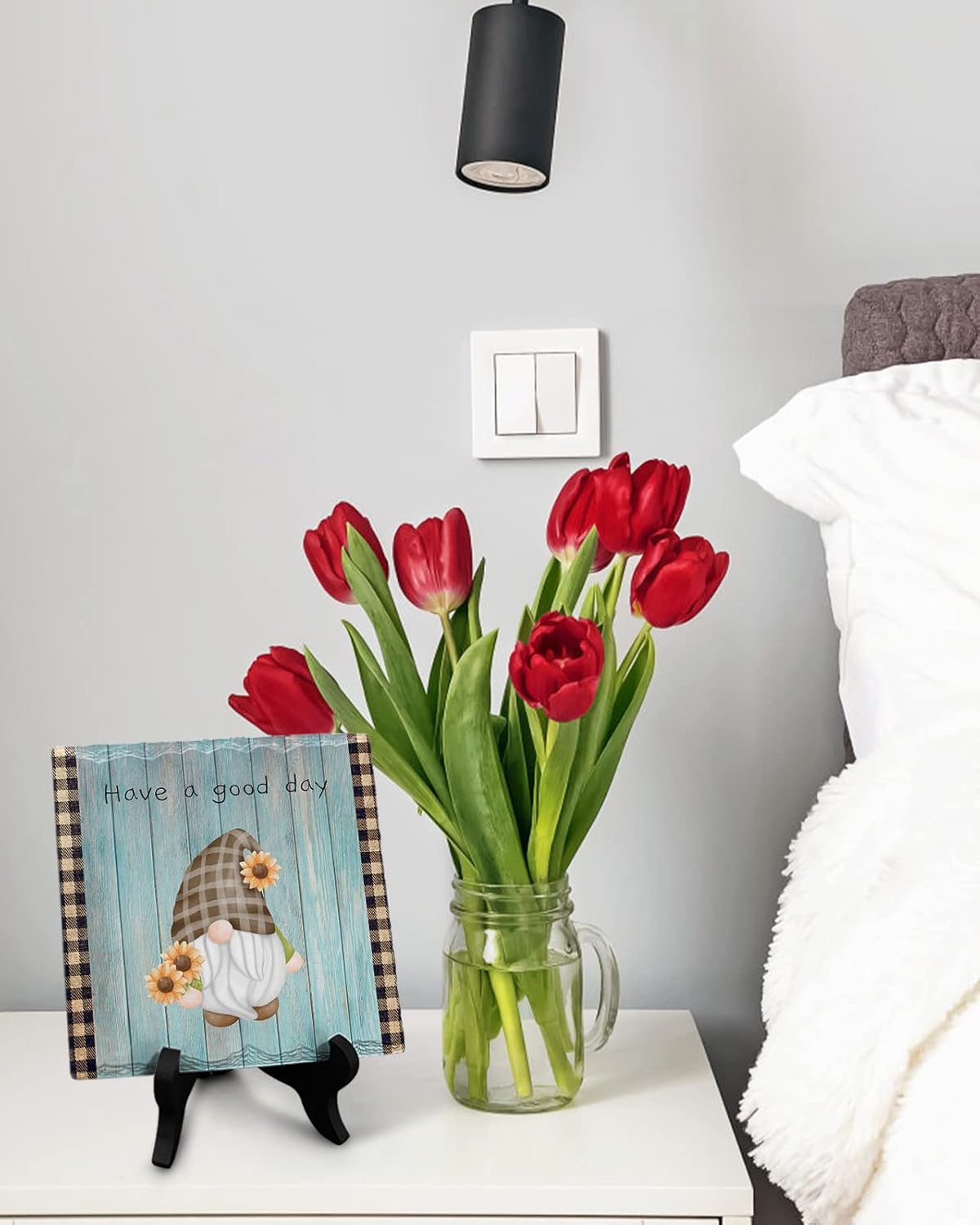 Wooden Stand Desk Decor Sign with Flowers Have a Good Day